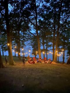 Inmerse in the Serenity of this Lakefront Cottage in Cadiz, Kentucky - 2