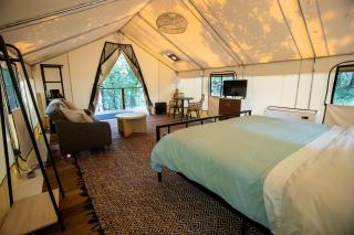 Stunning Tented Cabin with Fire Pit in Des Moines, Iowa - 7