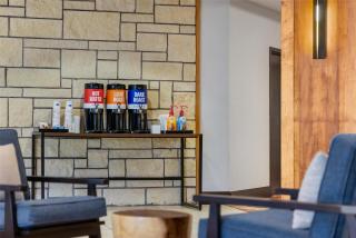 Hampton Inn & Suites I-35/Mulvane - 2