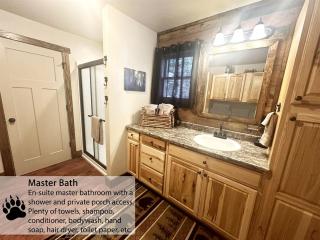 Stunning Cozy Cabin Close to Lake and Hiking Trails in Island Park, Idaho - 2