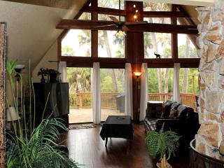 A-Frame Cabin Rental with Spacious Deck Overlooking the Cotee River, Florida - 9