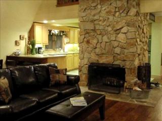 A-Frame Cabin Rental with Spacious Deck Overlooking the Cotee River, Florida - 3