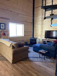 Unique Rustic Barn Retreat with Game Room near Yellowstone in Ennis, Montana - Cliff Lake - 5