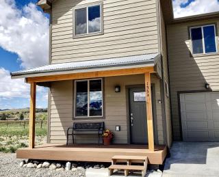 Modern Condominium with Pet-Friendly Drift Boat Parking near Madison River in Ennis, Montana - 0