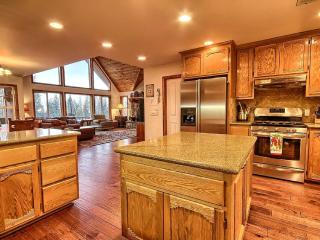 Gorgeous Vacation Rental with Hot Tub near Yosemite National Park, California - 4