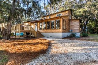 Gorgeous Riverfront Getaway Cabin with Private Dock on Saint Simons Island, Georgia - 5