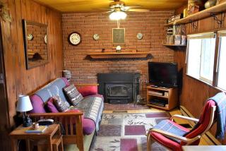 Your Perfect Getaway: Mountain Cabin Retreat with Hot Tub and Fireplace in Lisbon, NH - 7