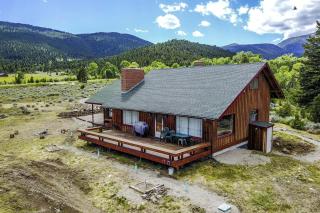 Scenic Cabin with Wildlife Views Near Madison River, Ennis, Montana - 2