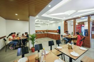 FabHotel Golf Inn - Business-Friendly Stay near Golf Course Road, Cyberhub & Metro - 8