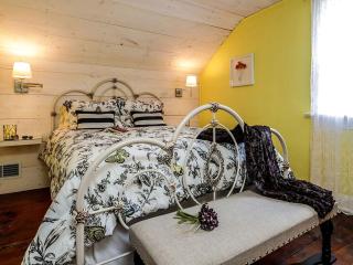 Elegant Farm Cottage Rental for a Countryside Getaway near Lancaster, Pennsylvania - 7