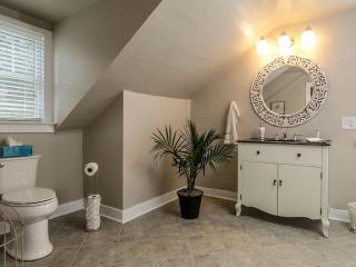 Elegant Farm Cottage Rental for a Countryside Getaway near Lancaster, Pennsylvania - 6
