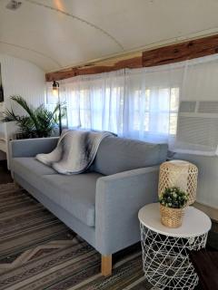 Rustic Bus Accommodation Perfect for Glamping in Missouri - 9