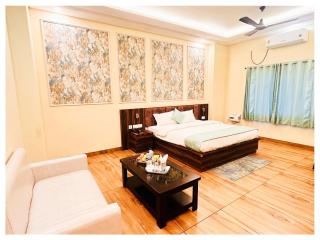 क्रिस्टल Crystal Palace पैलेस Bettiah बेतिया Full AC Room - 2