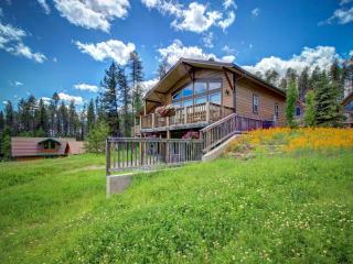 Lovely Family Cabin Rental for an Outdoor Getaway near Whitefish, Montana - 0