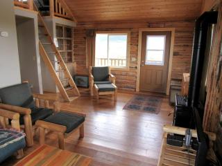 Scenic Vacation Cabin with 360° Mountain Views near Yellowstone National Park in Madison River Valley, Montana - 7