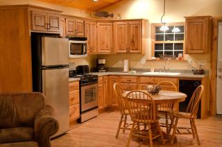 Rustic Cozy Cabin with Hot-tub in Carbondale, Illinois - 8