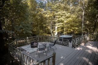 Rustic Cozy Cabin with Hot-tub in Carbondale, Illinois - 4