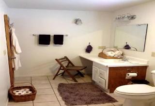 Cozy Family Farmhouse Vacation Rental with Hot Tub near Athens, Ohio - 4