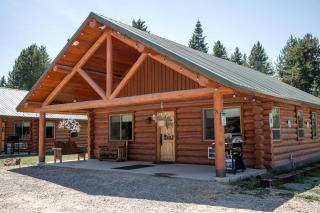 Spacious Luxury Cabin with Bunk Room & Nature Trail Access near Bonners Ferry, Idaho - 0