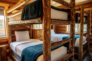 Spacious Luxury Cabin with Bunk Room & Nature Trail Access near Bonners Ferry, Idaho - 3