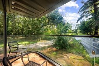Futuristic Pod Glamping Retreat with Pond Views in South Carolina - 4