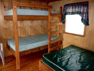 Spectacular Lakefront Wooden Cabin near West Yellowstone, Montana - 4