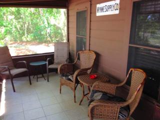 Lakefront Weekend Getaway with a Private Dock near the Ocala National Forest, Florida - 6