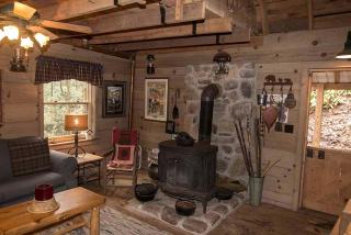 Secluded Two-Bedroom Barn near Lake Santeetlah, North Carolina - 6