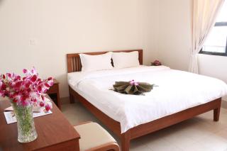 Lux Riverside Hotel & Apartment - Phnom Penh - 3