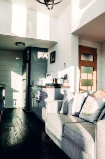 Romantic Container Beautifully Design with Deck in Georgia - Rising Fawn - 2