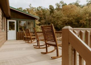 16 Guests | Ponds | Hot Tub | Game Room | Trails in Sarahsville - 4