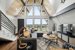 Family-Friendly A-frame with Outdoor Camp Fire in Texas - 8