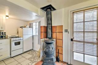 Petite Log Cabin on Organic Farm in New Mexico - 7