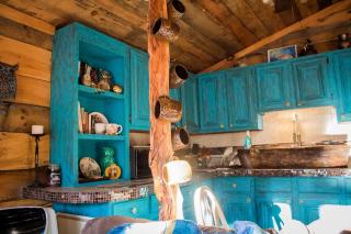 Peaceful Weekend Getaway Surrounded by Apple Orchards near Asheville, North Carolina - 4