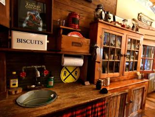 Sleep in Authentic Railcar Rental for Unique Experience near Fort Worth - 4