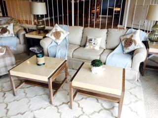 Luxury Waterfront Vacation Rental with a Boat Dock near Lake Texoma, Texas - 1