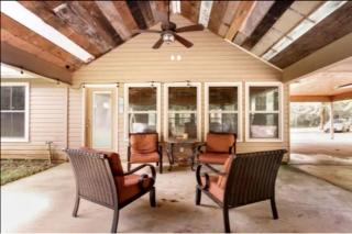 Stunning Creek-side Cabin Rental for Family Friendly Stays in Liberty, Mississippi - 9