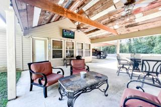 Stunning Creek-side Cabin Rental for Family Friendly Stays in Liberty, Mississippi - 3