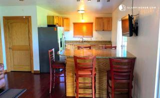Family-Friendly Cottage Rental along the Mississippi River near Big Lake, Iowa - 7