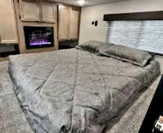 Modern Lofted Tiny House Fully Equipped with Lake Views in Texas - 7