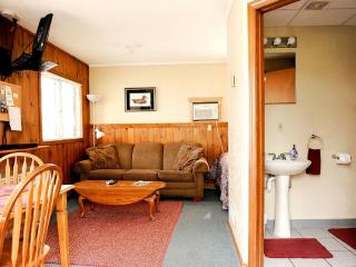 Inviting Summer Vacation Cabin on Clear Lake in Ogemaw County, Michigan - 5