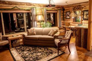 Cozy and Intimate Cabin Rental near Livingston for a Romantic Getaway in Montana - 9