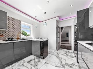 Brand New Luxurious 3bed House - 6