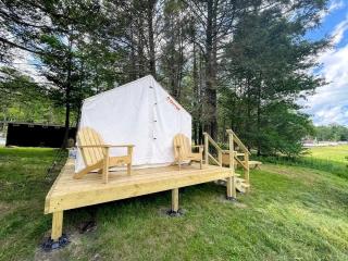 Romantic Safari Tent Surrounded by Trees Next to the Lake for a Unique Glamping Getaway in Lake Ariel, Pennsylvania - 4
