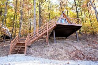 Romantic A-frame Cabin Ideal for Two in Ohio - 1