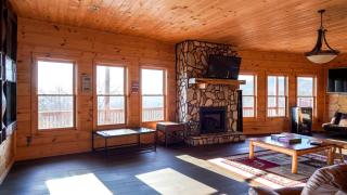 Stunning Vacation Rental for Unforgettable Family Glamping Trips in the Blue Ridge Mountains, North Carolina - 4