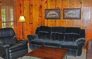 Rustic Waterfront Cottage Rental on the Guadalupe River in Texas - 8
