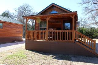 Perfect Texas Glamping in this Cozy Log Cabin Rental for 4 near Austin - 1