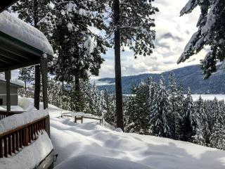 Large Cabin Rental with Mountain Views Overlooking Lake Wenatchee, Washington - 4