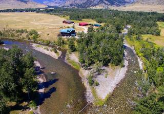 Secluded Cabin with River and Mountain Views near Columbus, Montana - 6